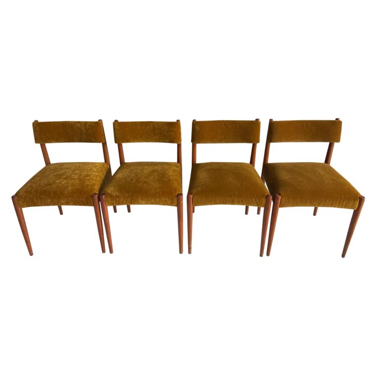 Set of 4 dining chairs
