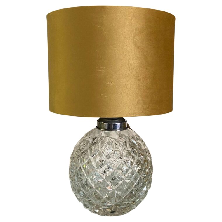 Crystal table lamp