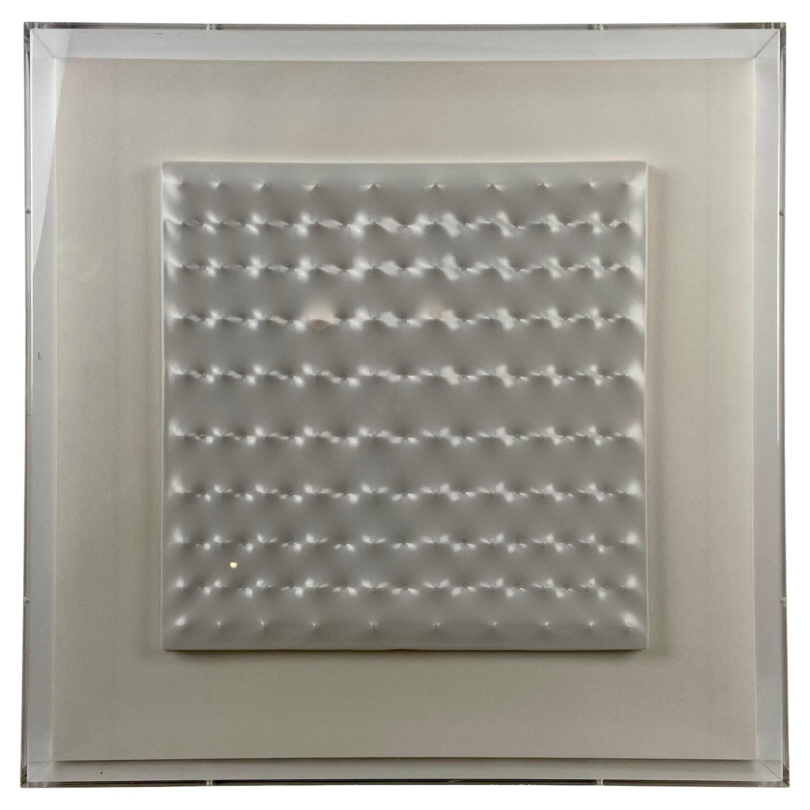 Enrico Castellani, mixed media