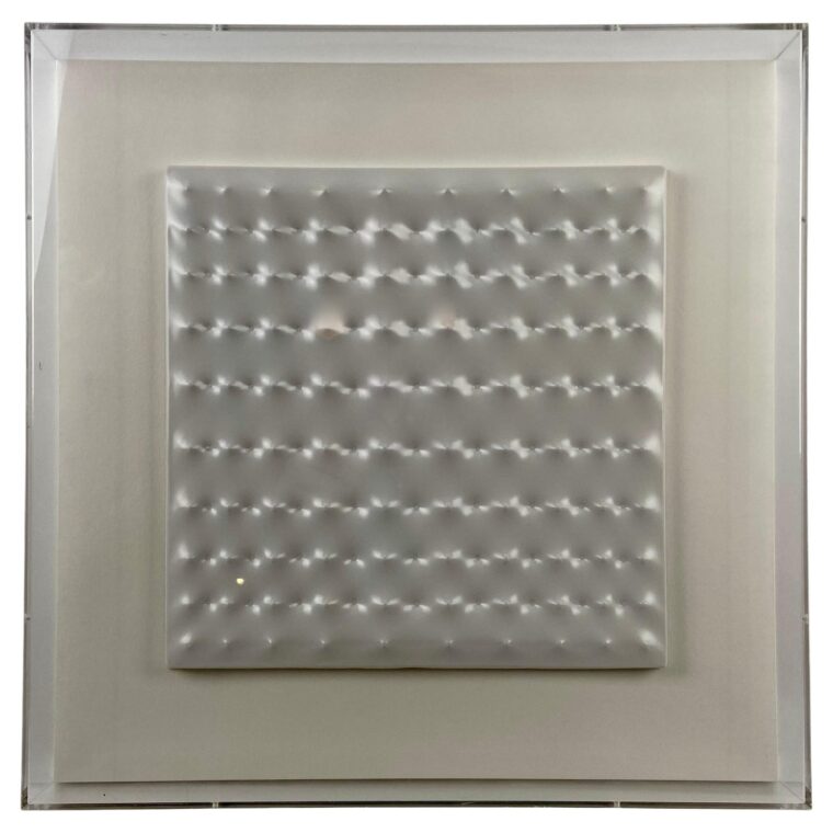 Enrico Castellani, mixed media